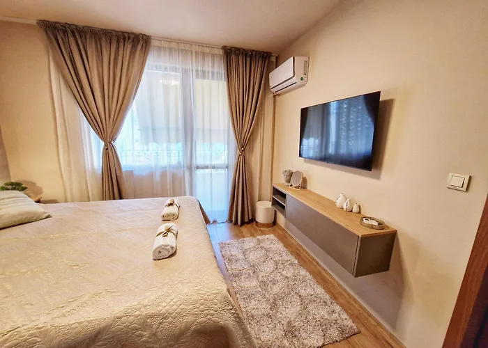 Delux Vulchevi With Parking Бургас